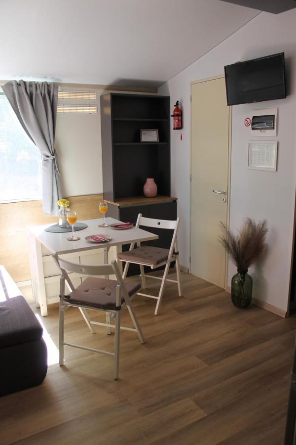 Mobile Home Cicibela บีโอกราดนาโมรู ภายนอก รูปภาพ