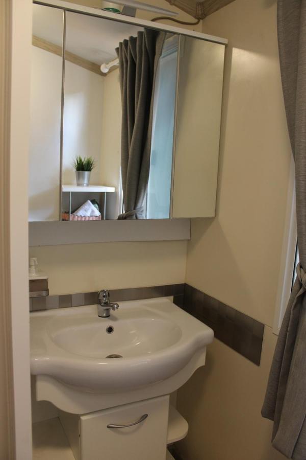Mobile Home Cicibela บีโอกราดนาโมรู ภายนอก รูปภาพ